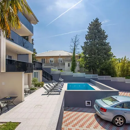 Lejlighed Modernes In Mit Gemeinschaftspool By Interhome