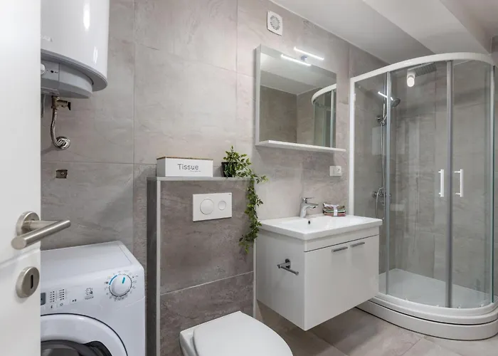 Apartman Modernes In Mit Gemeinschaftspool By Interhome