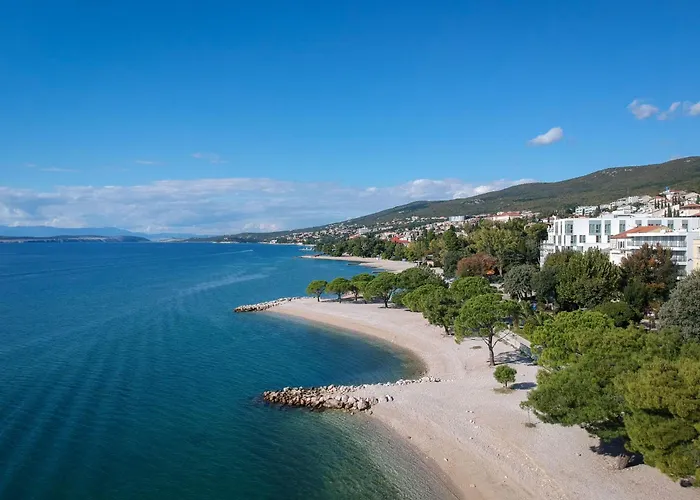 Modernes In Mit Gemeinschaftspool By Interhome Crikvenica
