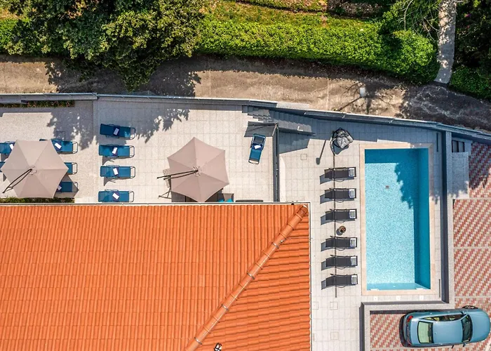 Modernes In Mit Gemeinschaftspool By Interhome Apartman Crikvenica