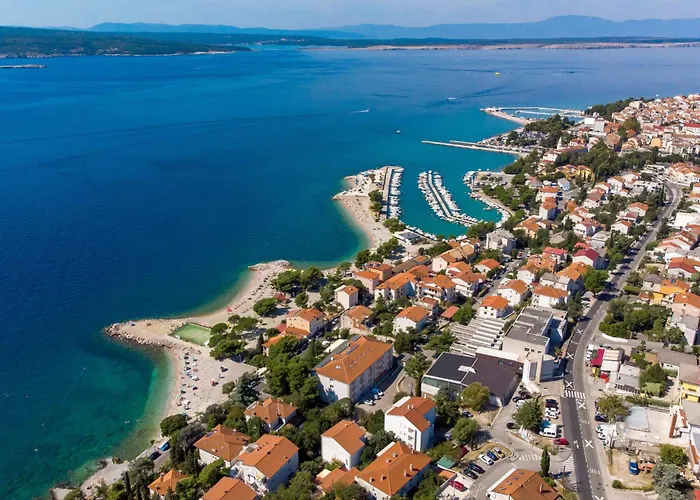 Modernes In Mit Gemeinschaftspool By Interhome Apartman Crikvenica